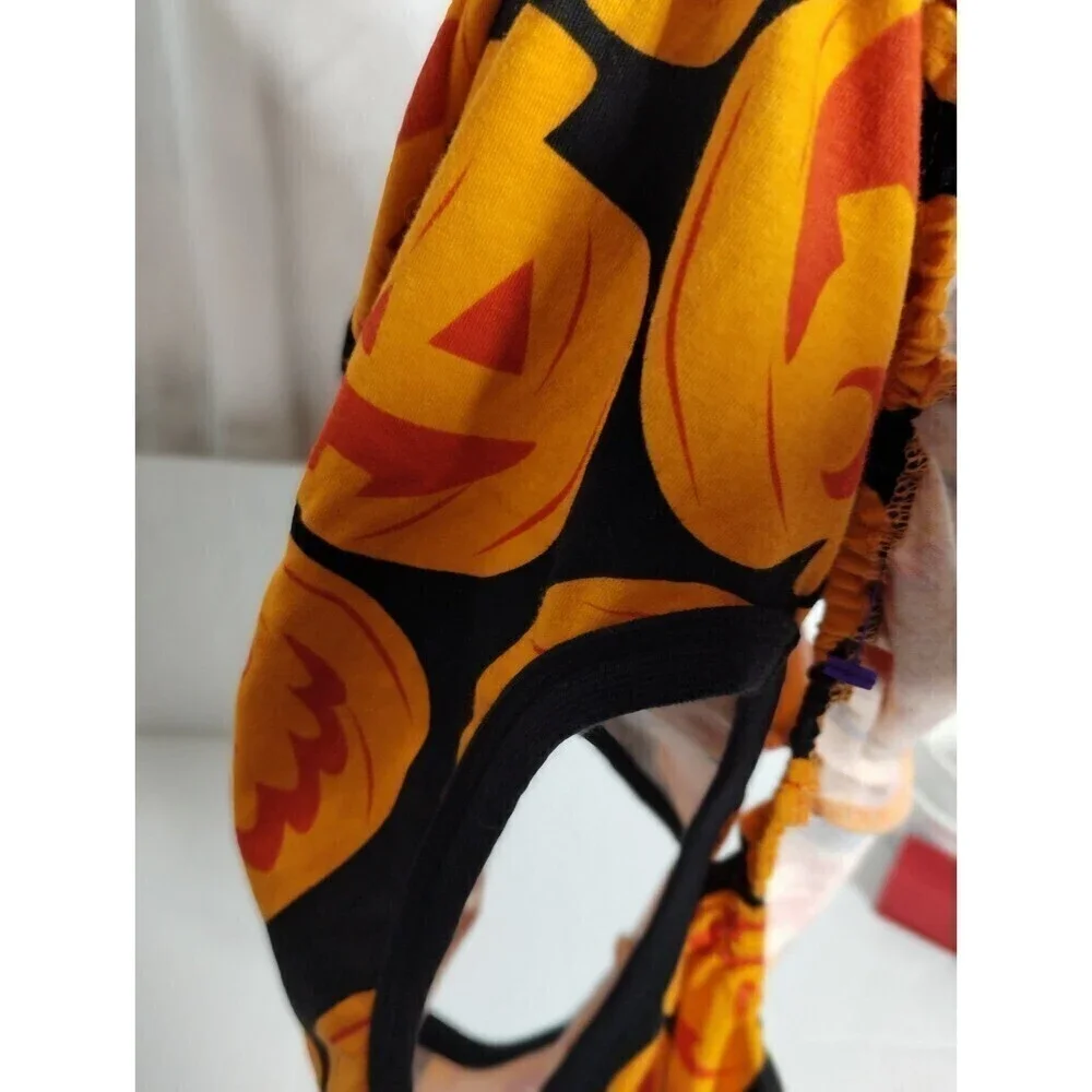 Dog Black‎ With Orange pumpkins Stretchy Tshirt size Med